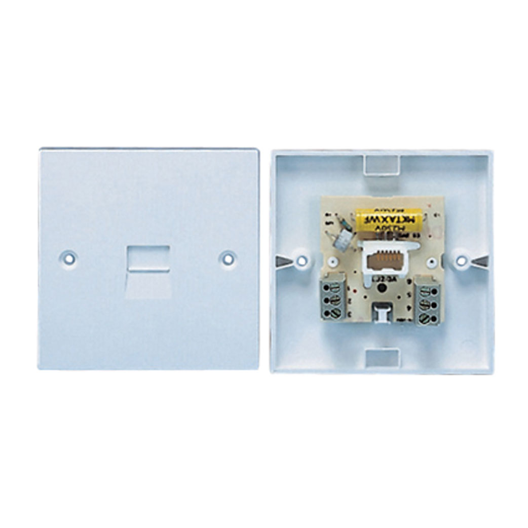 Flush mounted 3/4a master telephone socket with screw connections. fits standard uk back box.